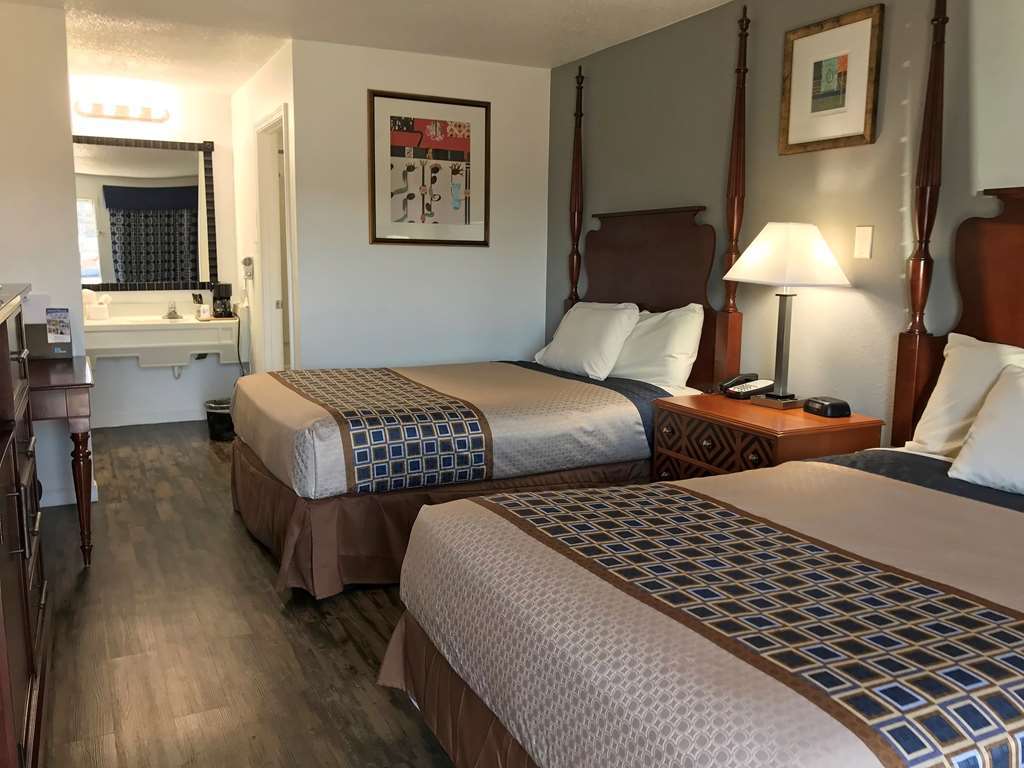 Americas Best Value Inn & Suites Russellville Room photo