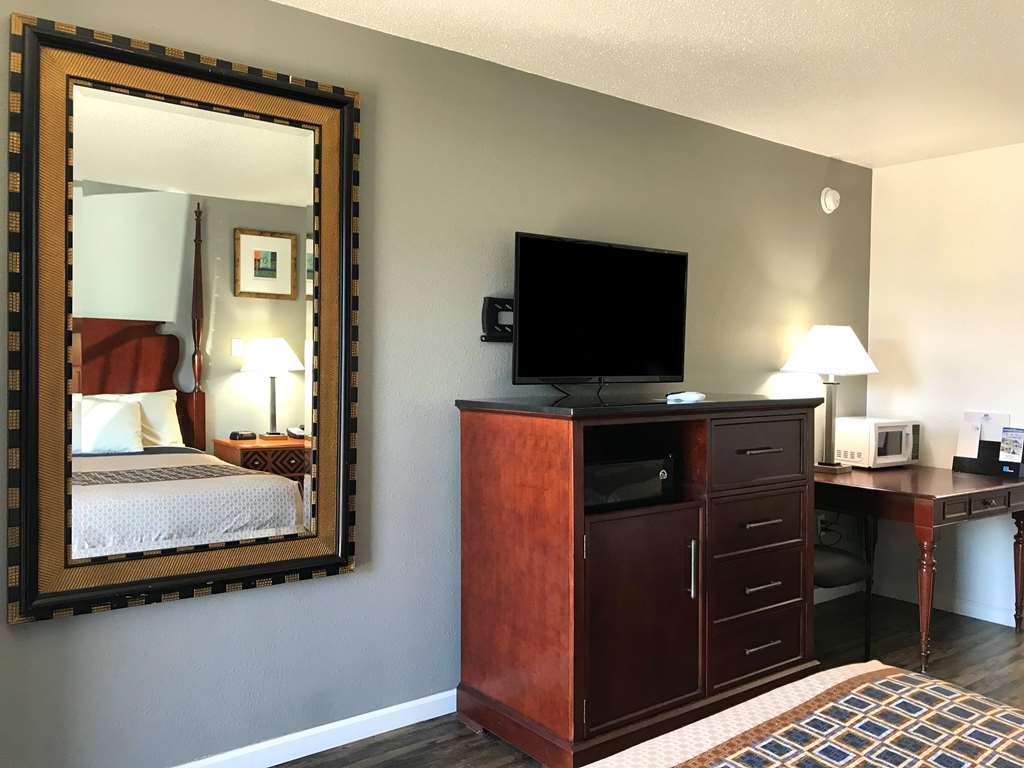Americas Best Value Inn & Suites Russellville Room photo