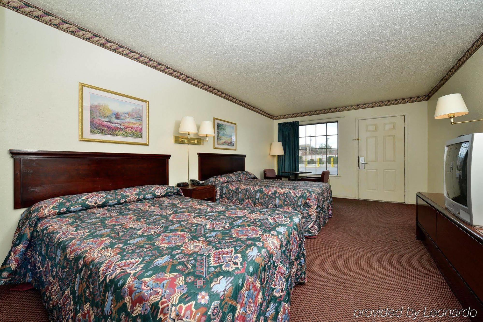 Americas Best Value Inn & Suites Russellville Exterior photo